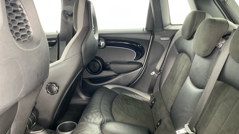 MINI Hatchback 2.0 Cooper S Sport 5dr Auto [Comfort/Nav Pack] Petrol Hatchback